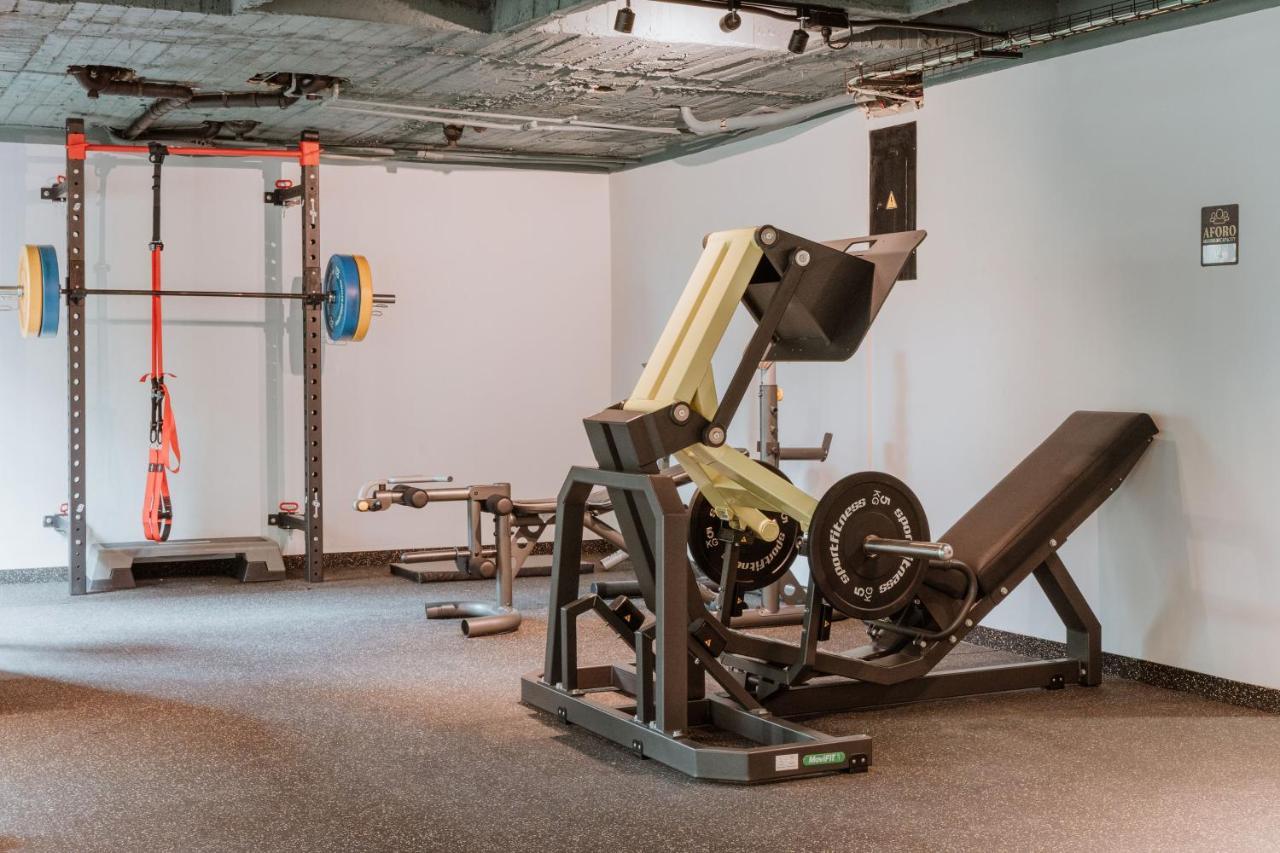 Hotel Park10 Меделин Екстериор снимка Leg press machine